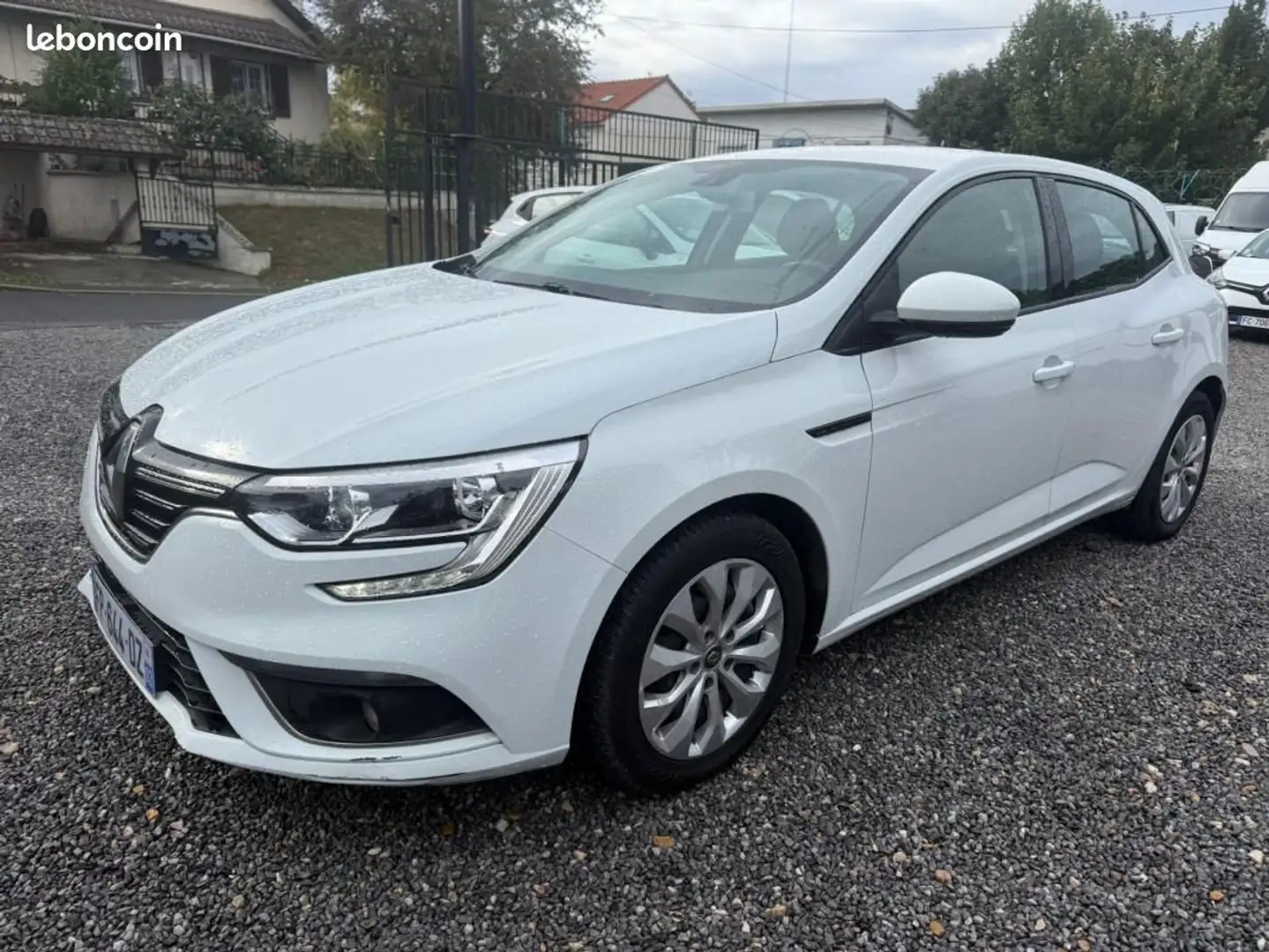 Renault Megane Mégane IV Berline 1.5 DCI 115 ENERGY 1 ERE MAIN ENTRETIEN COMPLET Weiß - 2