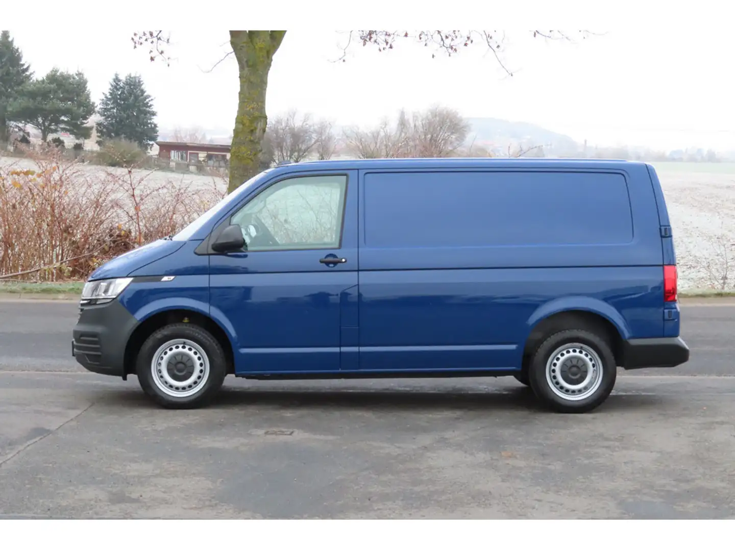 Volkswagen T6.1 Transporter 2.0 TDI AHK STHZG SZHG Bleu - 2