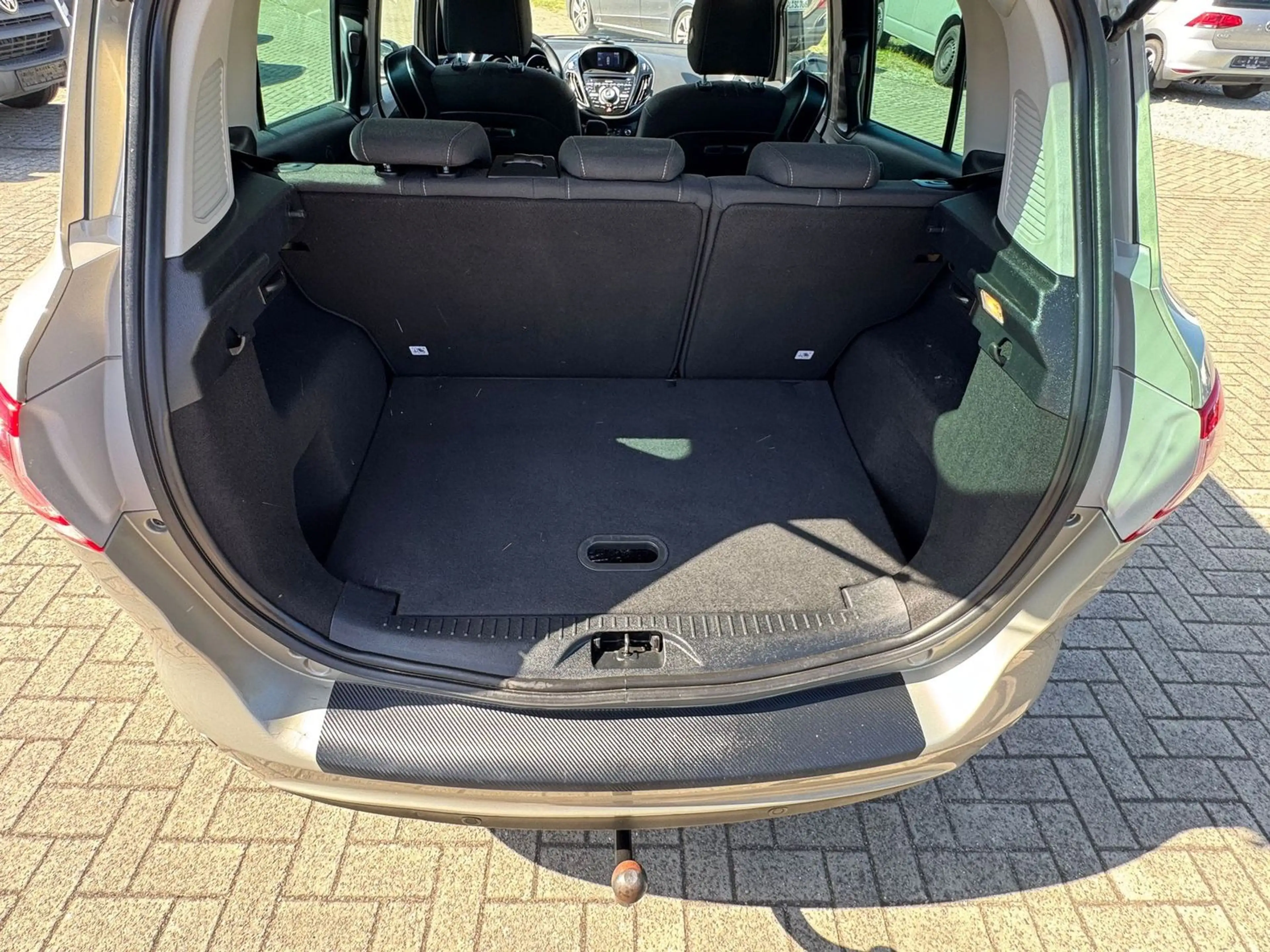 Ford B-Max mit AHK HU 06.28 — photo 10