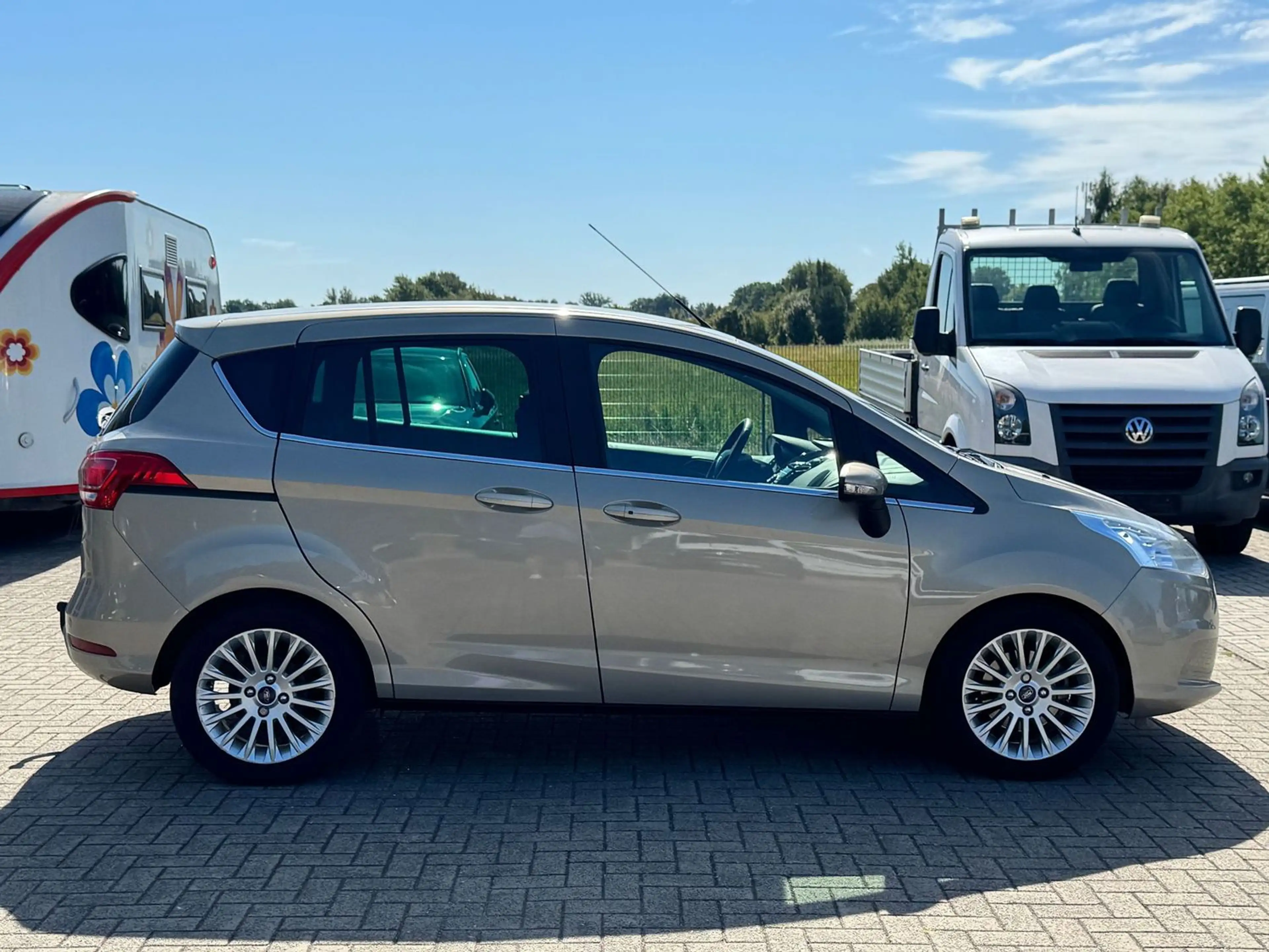 Ford B-Max mit AHK HU 06.28 — photo 6