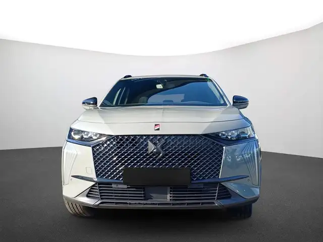 DS Automobiles DS 7 Crossback view 3