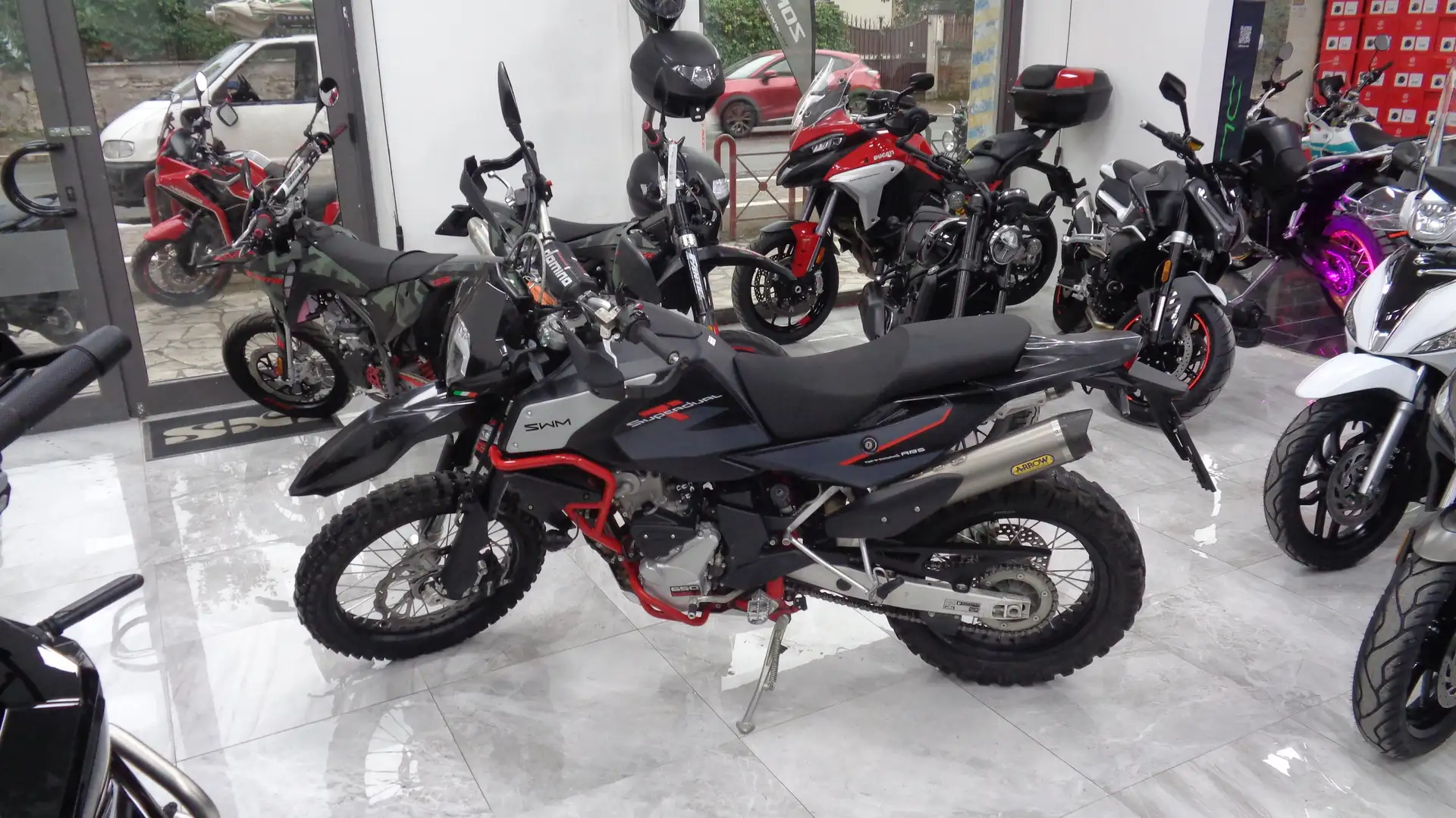 SWM Superdual SWM SUPERDUAL 600 T Negro - 2