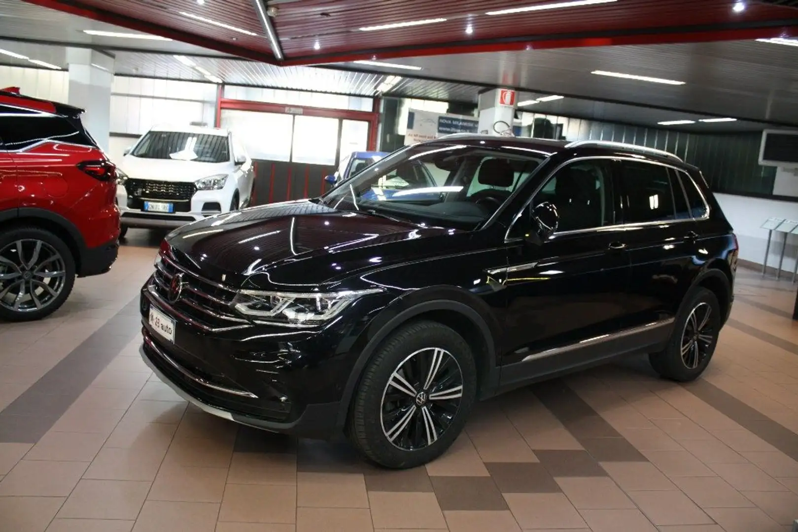 Volkswagen Tiguan 2.0 TDI 150 CV SCR DSG 4MOTION Life Nero - 1