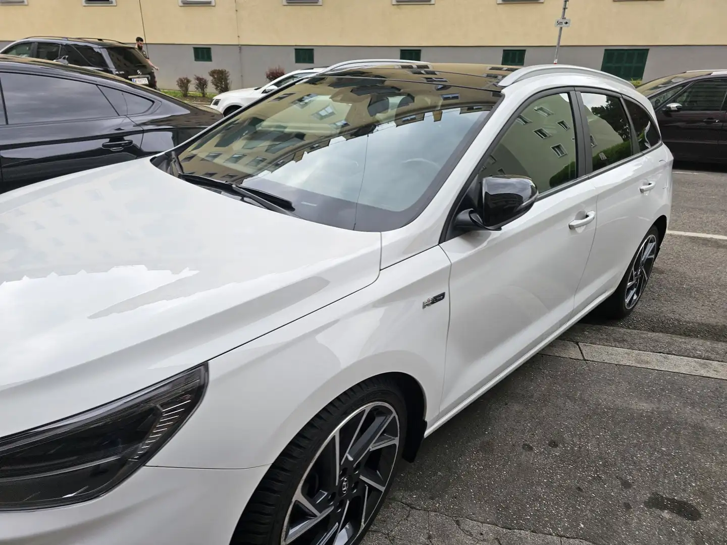 Hyundai i30 i30 CW 1,5 T-GDI N-Line DCT Aut. N-Line Weiß - 1