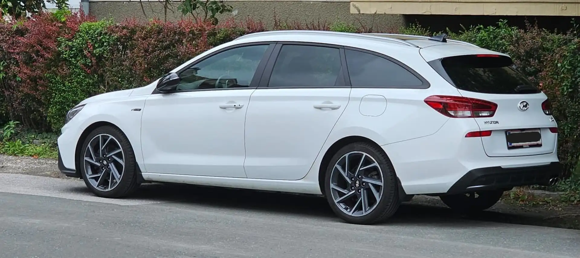 Hyundai i30 i30 CW 1,5 T-GDI N-Line DCT Aut. N-Line Weiß - 2