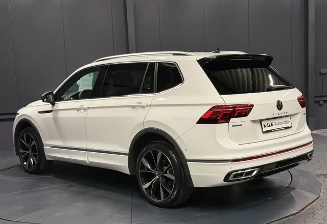 Volkswagen Tiguan Allspace view 4
