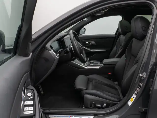 BMW 3 Series view 20