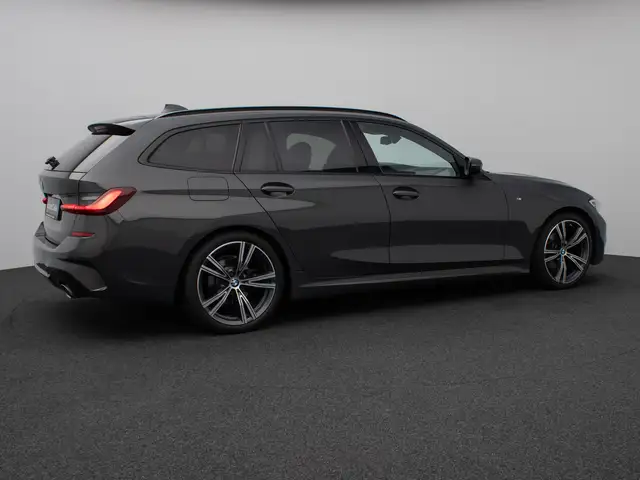 BMW 3 Series view 6
