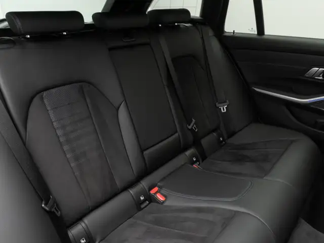 BMW 3 Series view 29