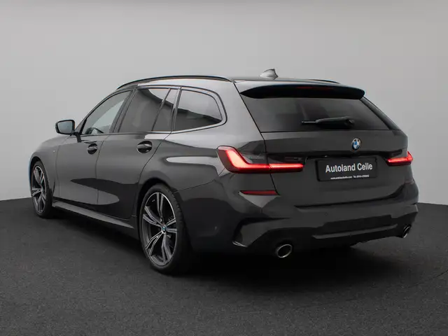 BMW 3 Series view 9