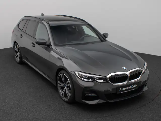 BMW 3 Series view 3