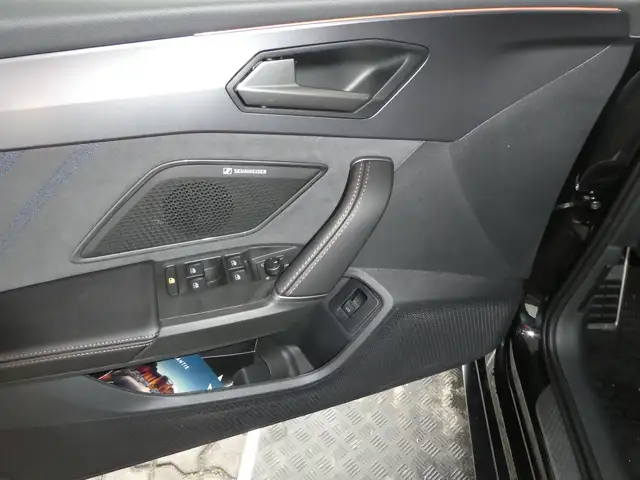 CUPRA Leon 2.0 TSI DSG 4Drive Ansicht 4
