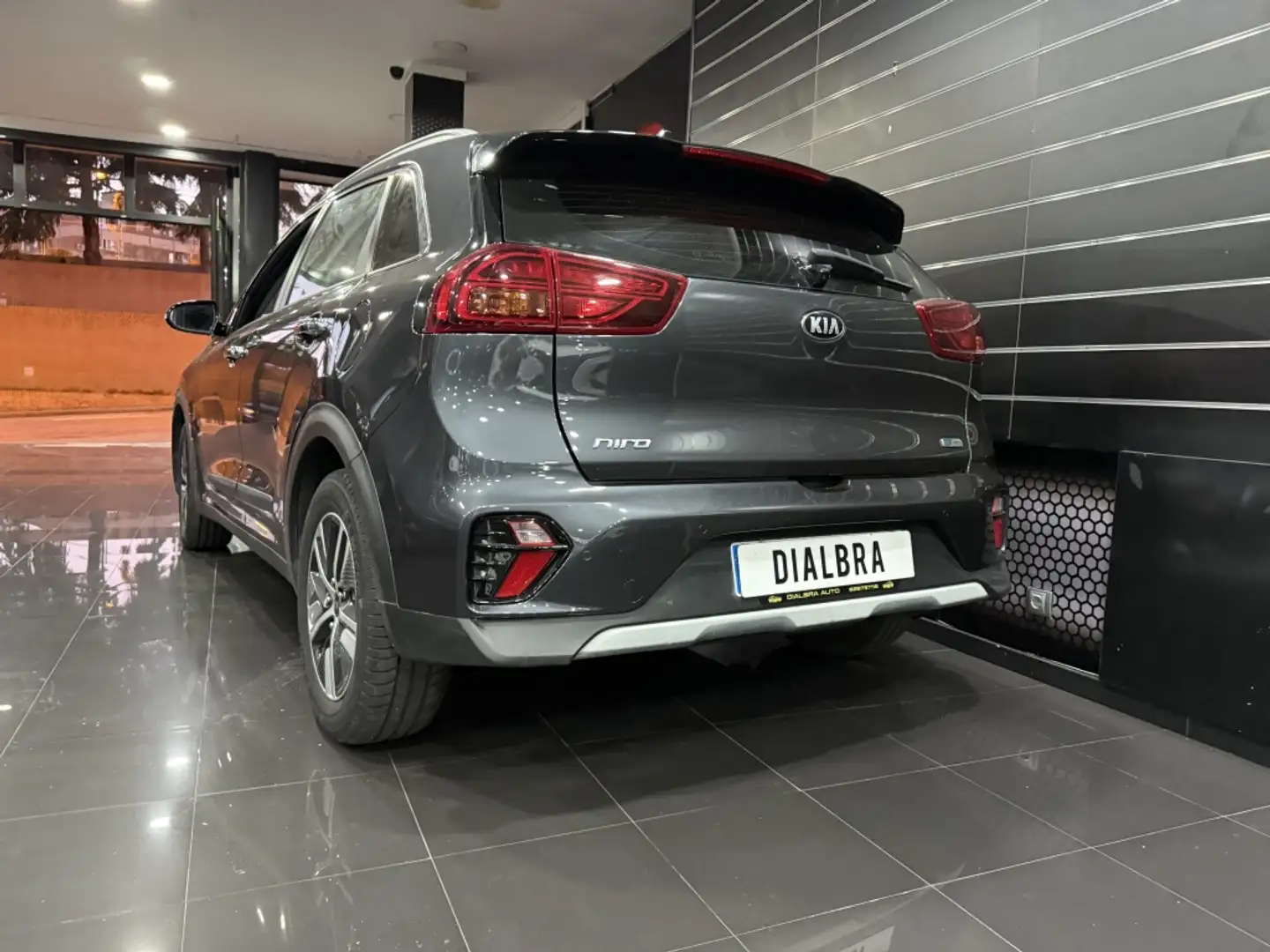 Kia Niro 1.6 HEV Drive Gris - 2