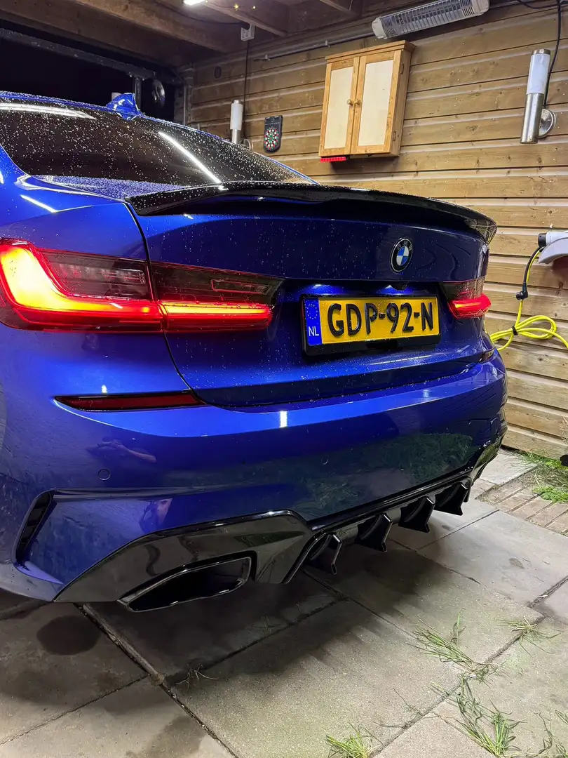 BMW 330 330 M Sport High Executive Blauw - 2