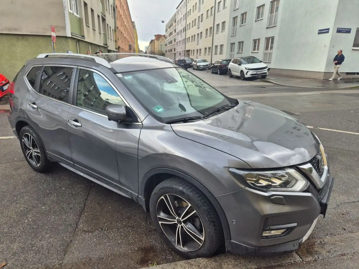 Nissan X-Trail X-TRAIL 1,7dCi N-Connecta Xtronic Aut. 42000 KM !! Grau - 2