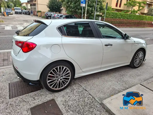 Alfa Romeo Giulietta view 8