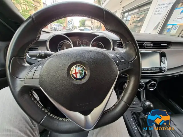 Alfa Romeo Giulietta view 12