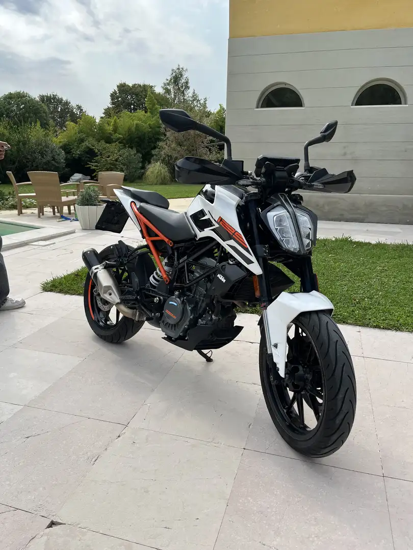 KTM 125 Duke - 1