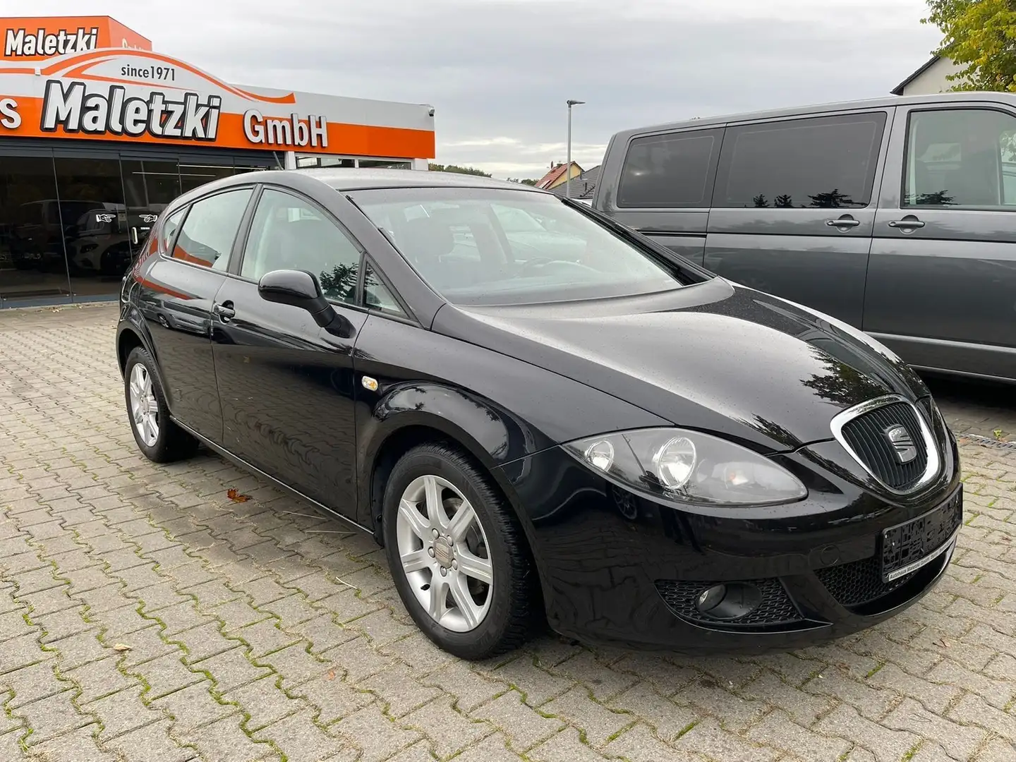 SEAT Leon 1.6 Style*Tempomat*PDC*Lederlenkrad* Zwart - 2