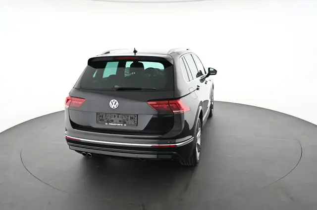Volkswagen Tiguan view 12