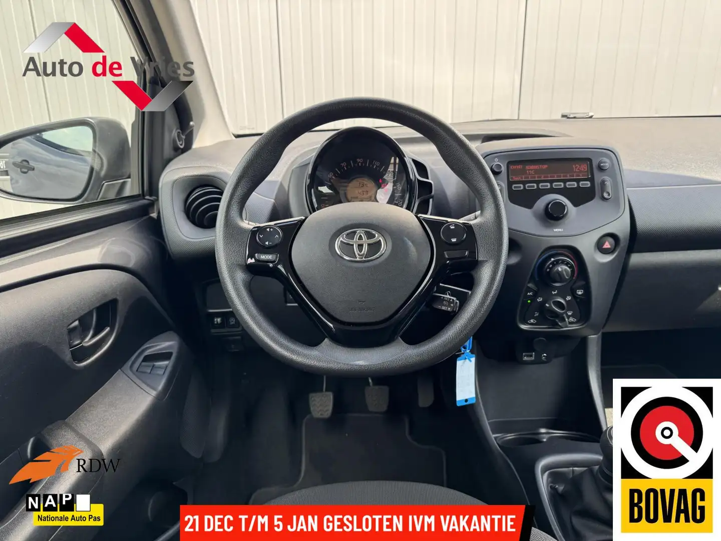 Toyota Aygo 1.0 VVT-i x-fun|Airco|NL-Auto Grijs - 2