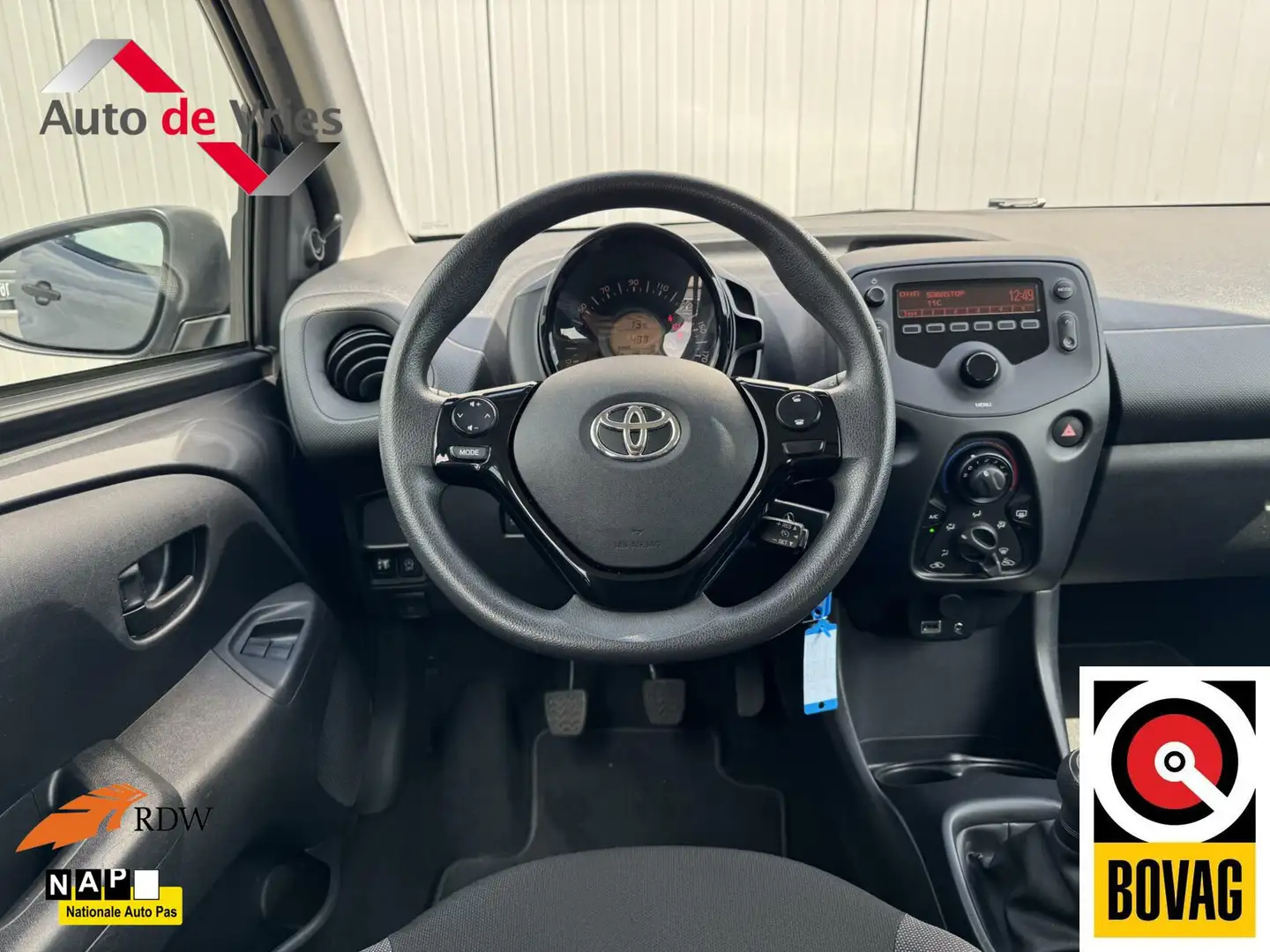Toyota Aygo 1.0 VVT-i x-fun|Airco|NL-Auto Grau - 2