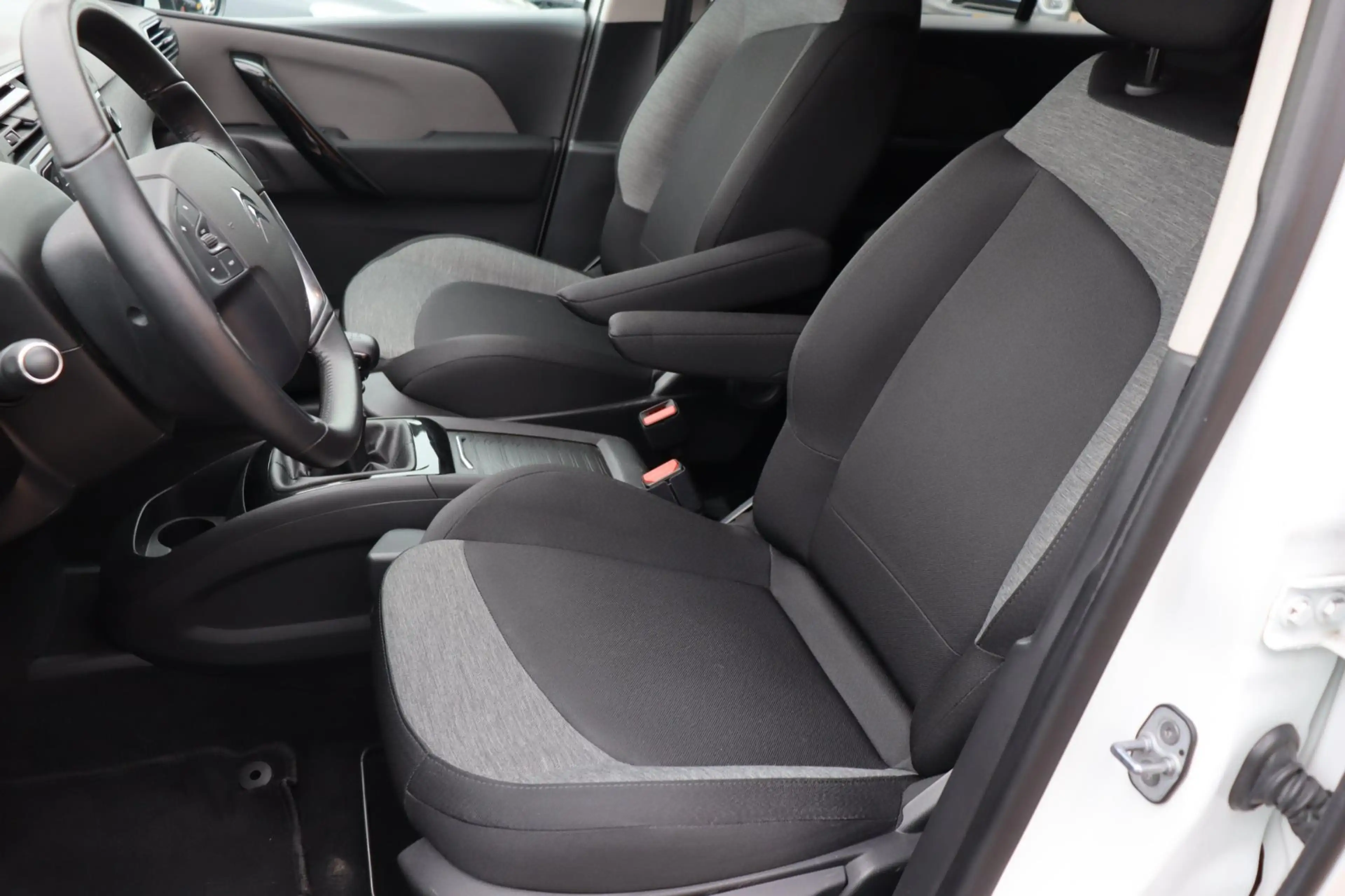 Citroen Grand C4 SpaceTourer 1.2 PureTech Business 7-persoons org.NL camera pan — photo 8