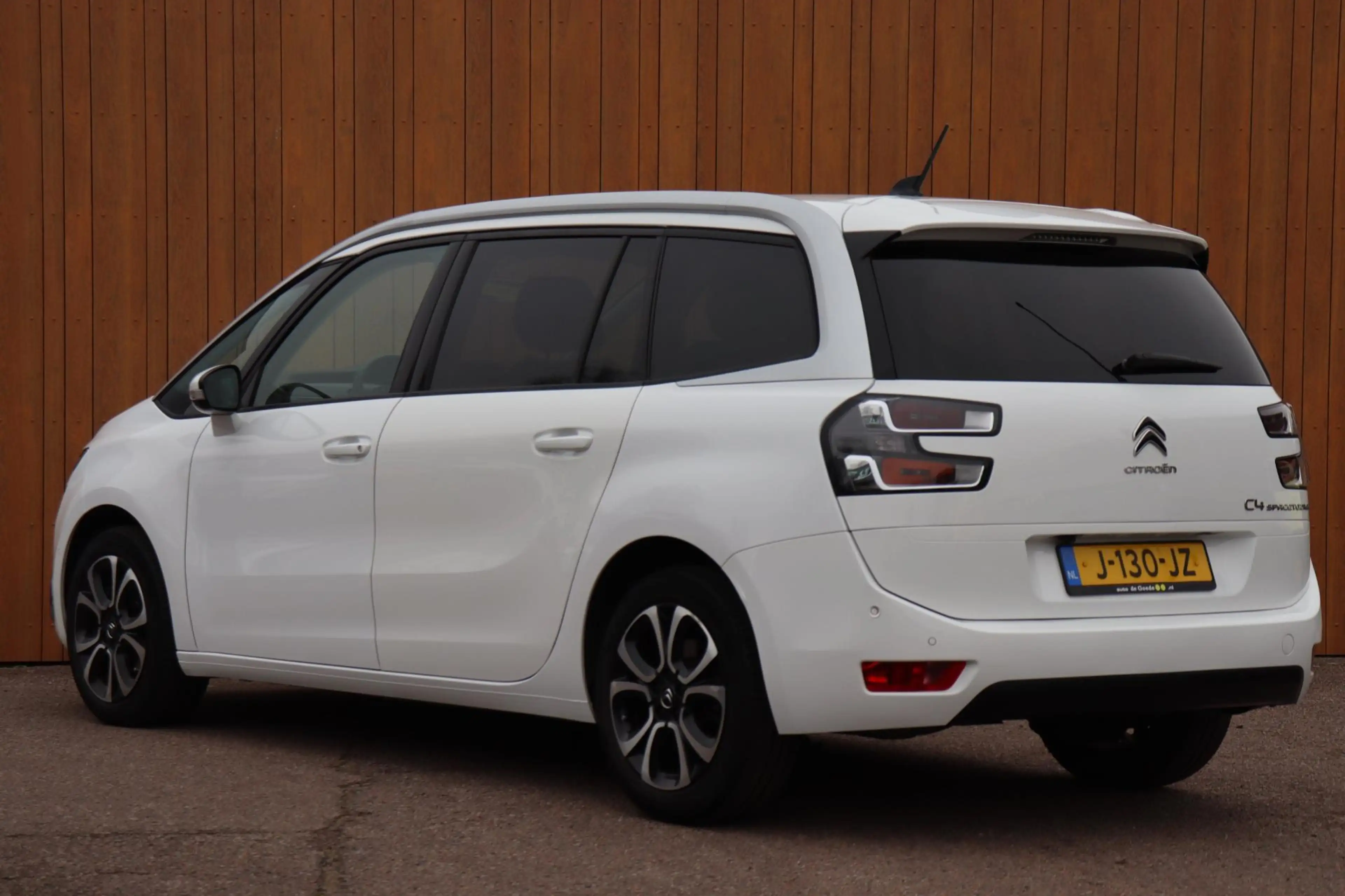 Citroen Grand C4 SpaceTourer 1.2 PureTech Business 7-persoons org.NL camera pan — photo 4