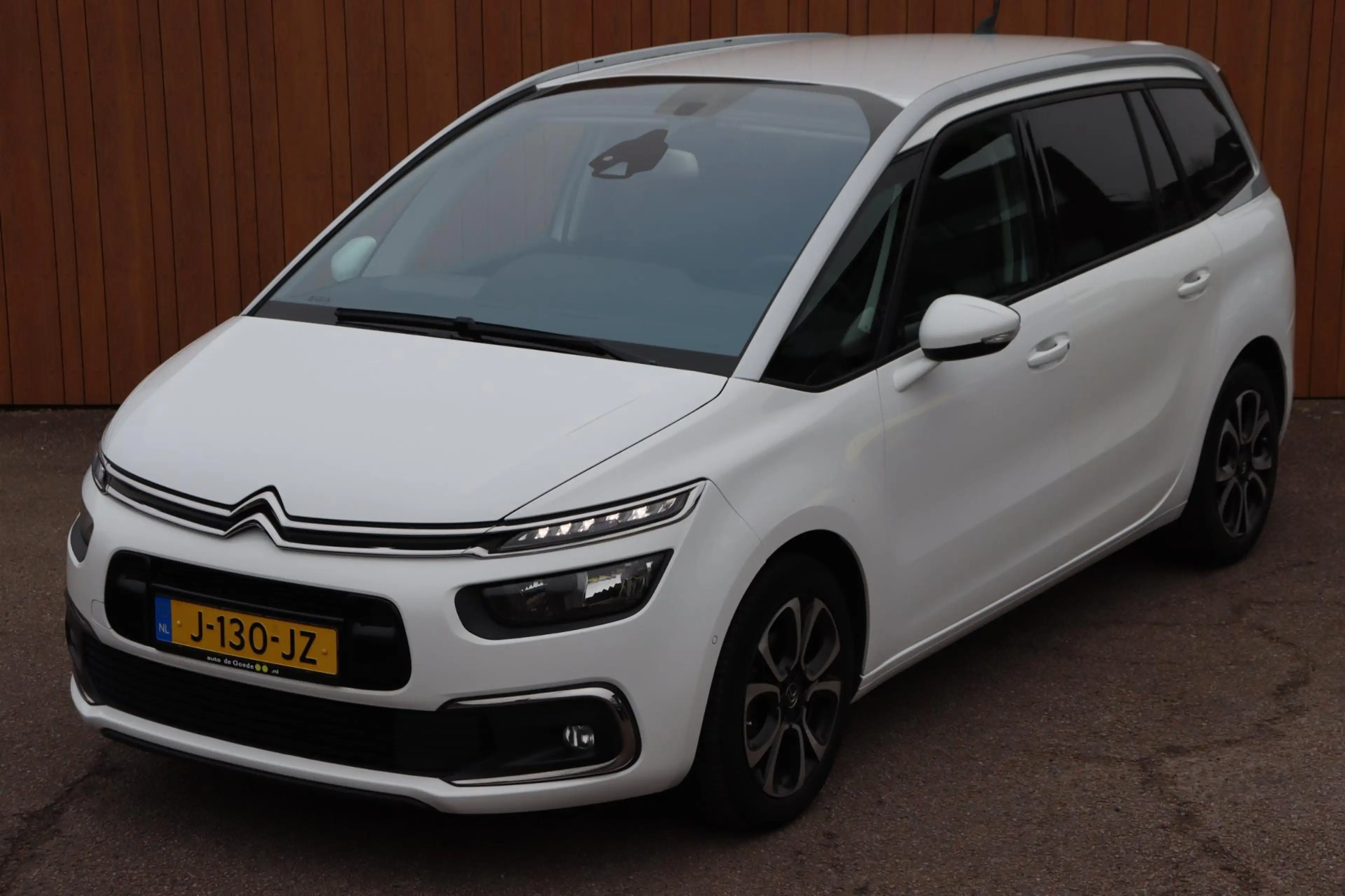 Citroen Grand C4 SpaceTourer 1.2 PureTech Business 7-persoons org.NL camera pan — photo 6