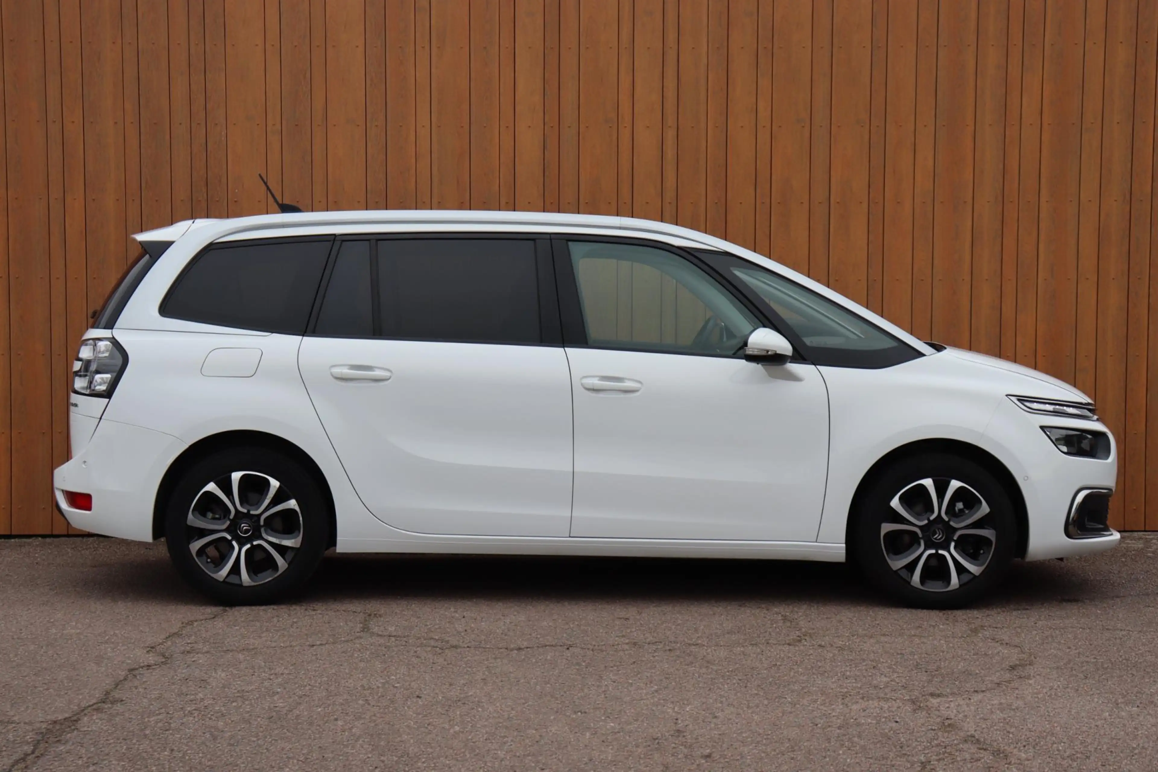 Citroen Grand C4 SpaceTourer 1.2 PureTech Business 7-persoons org.NL camera pan — photo 5