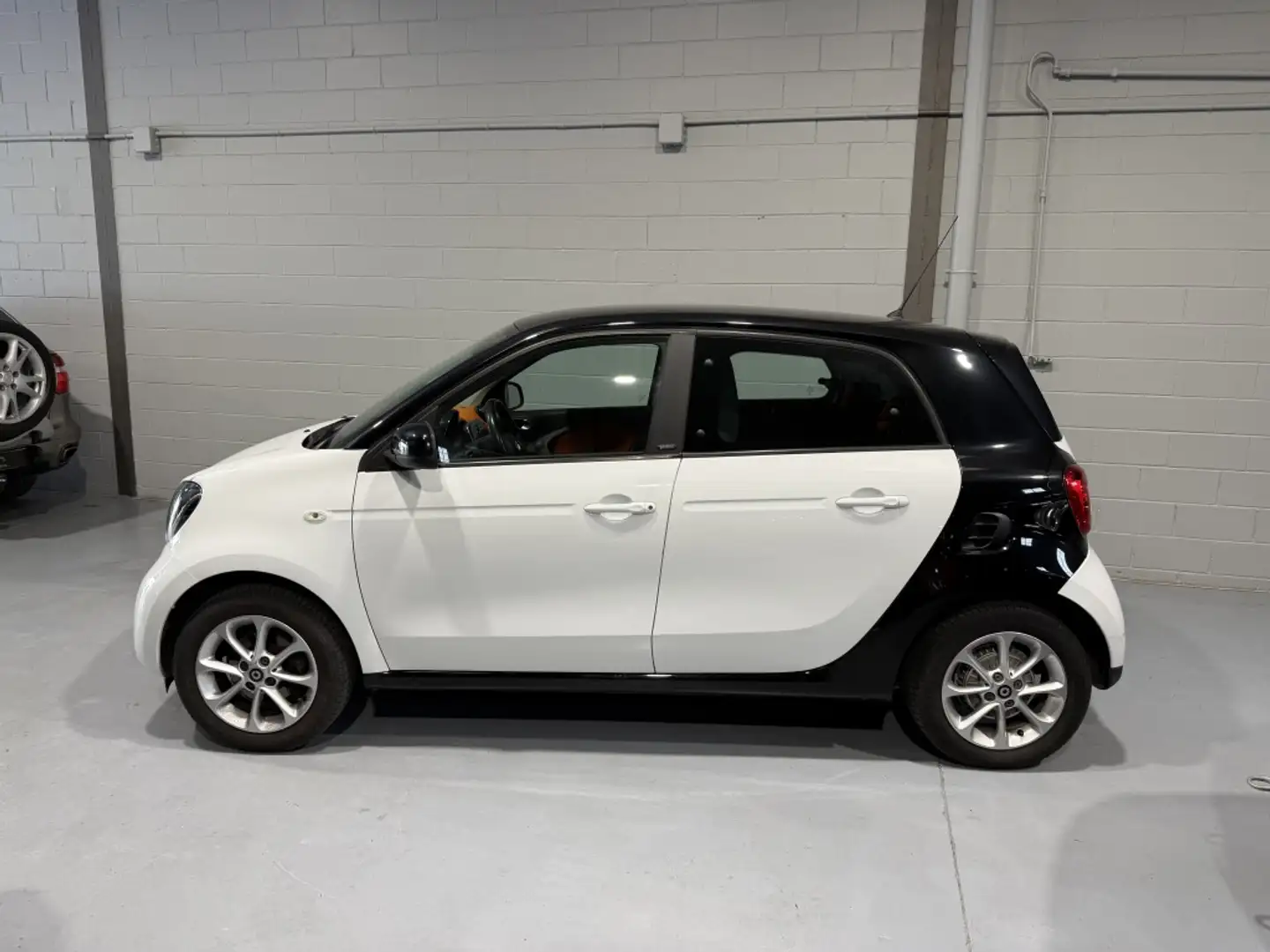smart forFour 66 Passion Aut. Weiß - 2