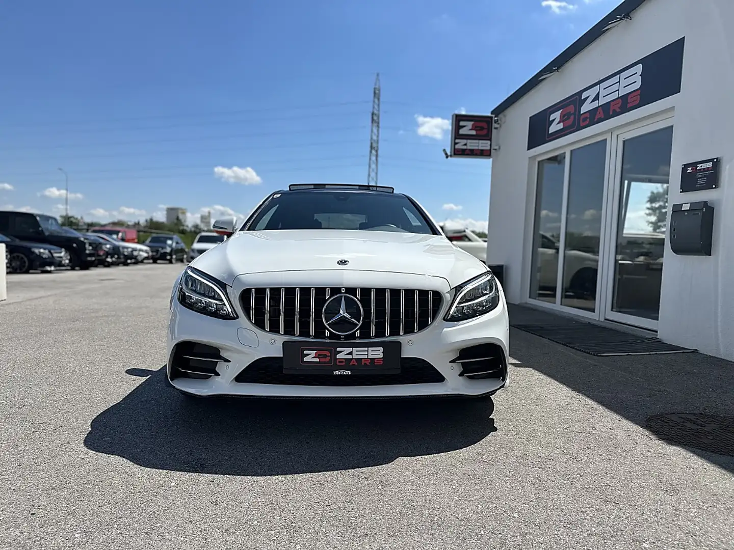 Mercedes-Benz C 220 d Coupe Aut. AMG-Line, Pano Weiß - 2