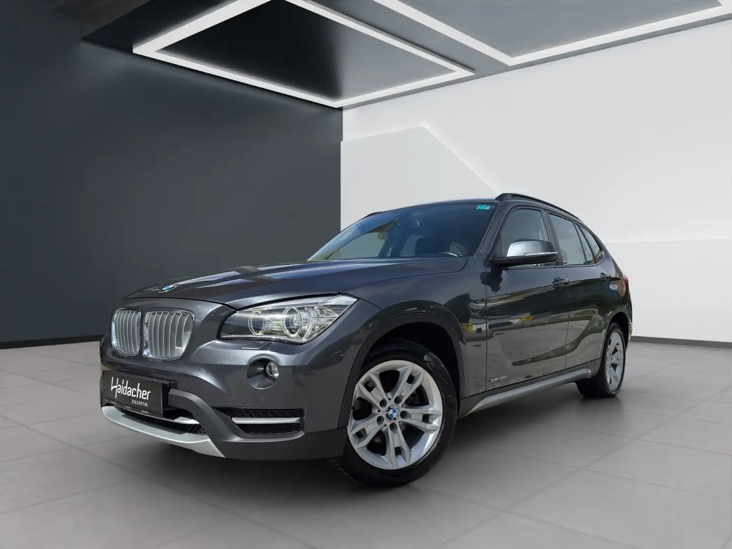 BMW X1 xDrive 18d E84 N47 Grau - 2