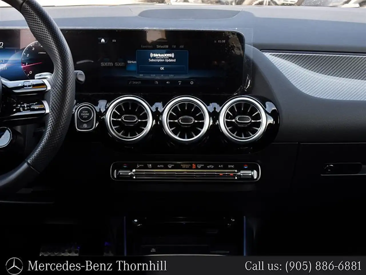 Mercedes-Benz GLA снимка Mercedes-Benz GLA