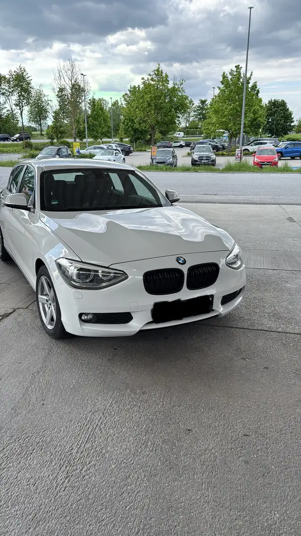 BMW 114 114i Sport Line - 1