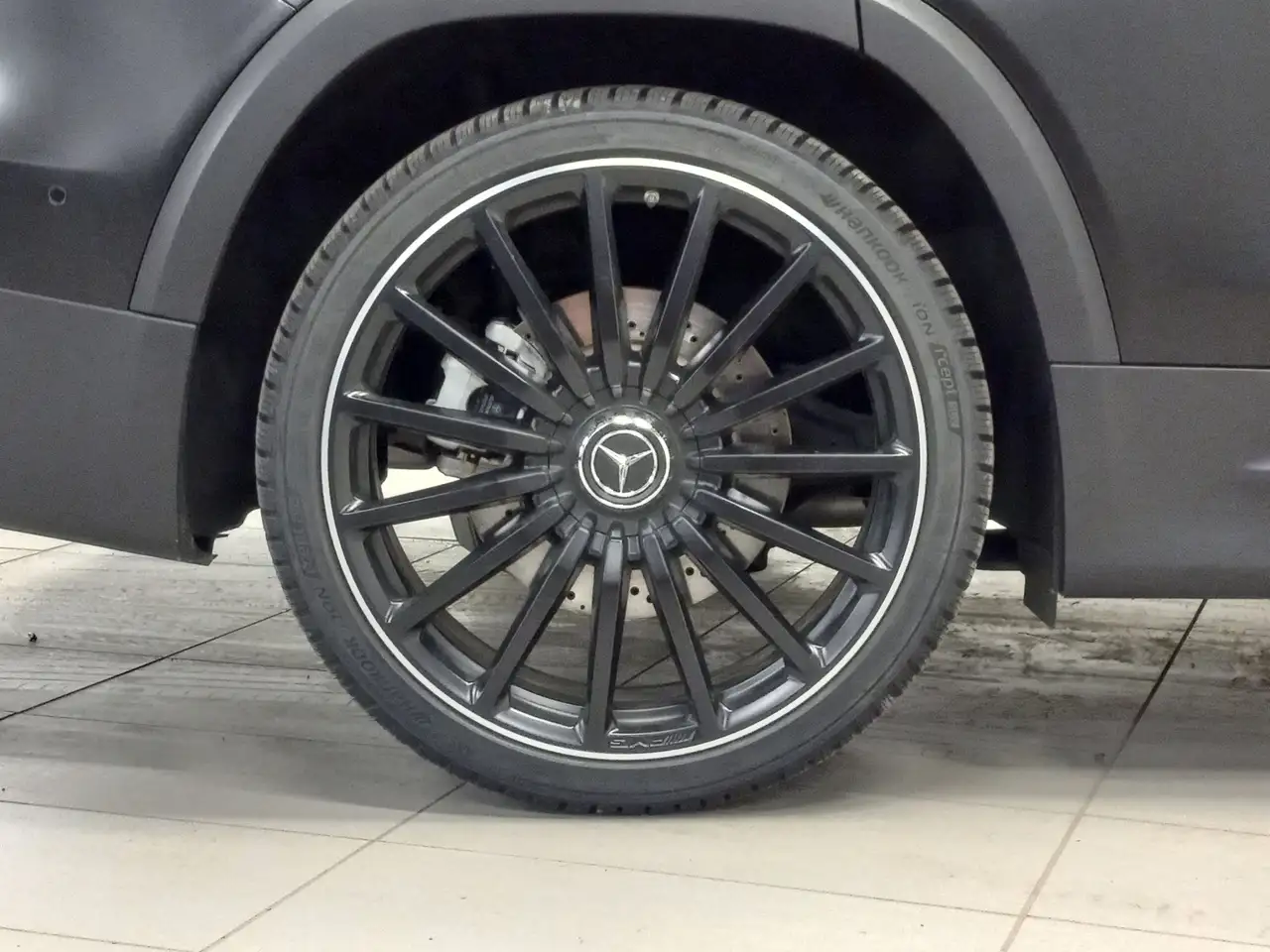 Mercedes-Benz GLB снимка Mercedes-Benz GLB