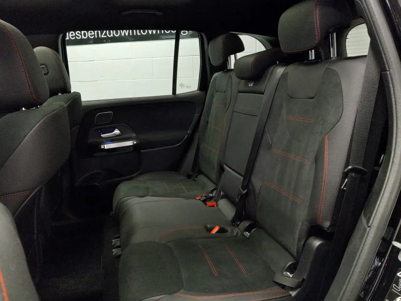 Mercedes-Benz GLB снимка Mercedes-Benz GLB