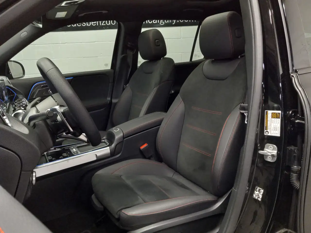 Mercedes-Benz GLB снимка Mercedes-Benz GLB