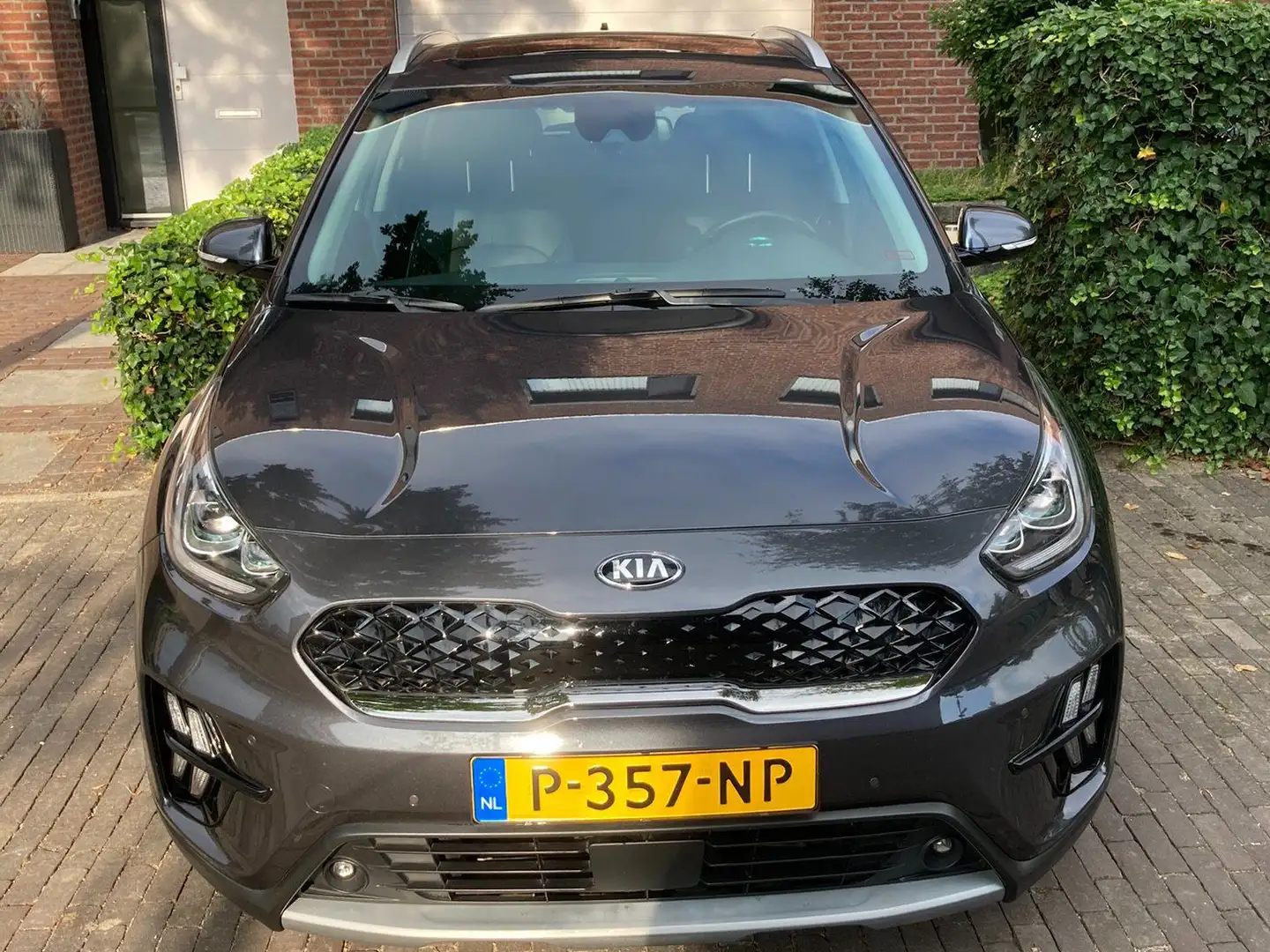 Kia Niro Niro 1.6 GDi PHEV ExecL. Grijs - 2