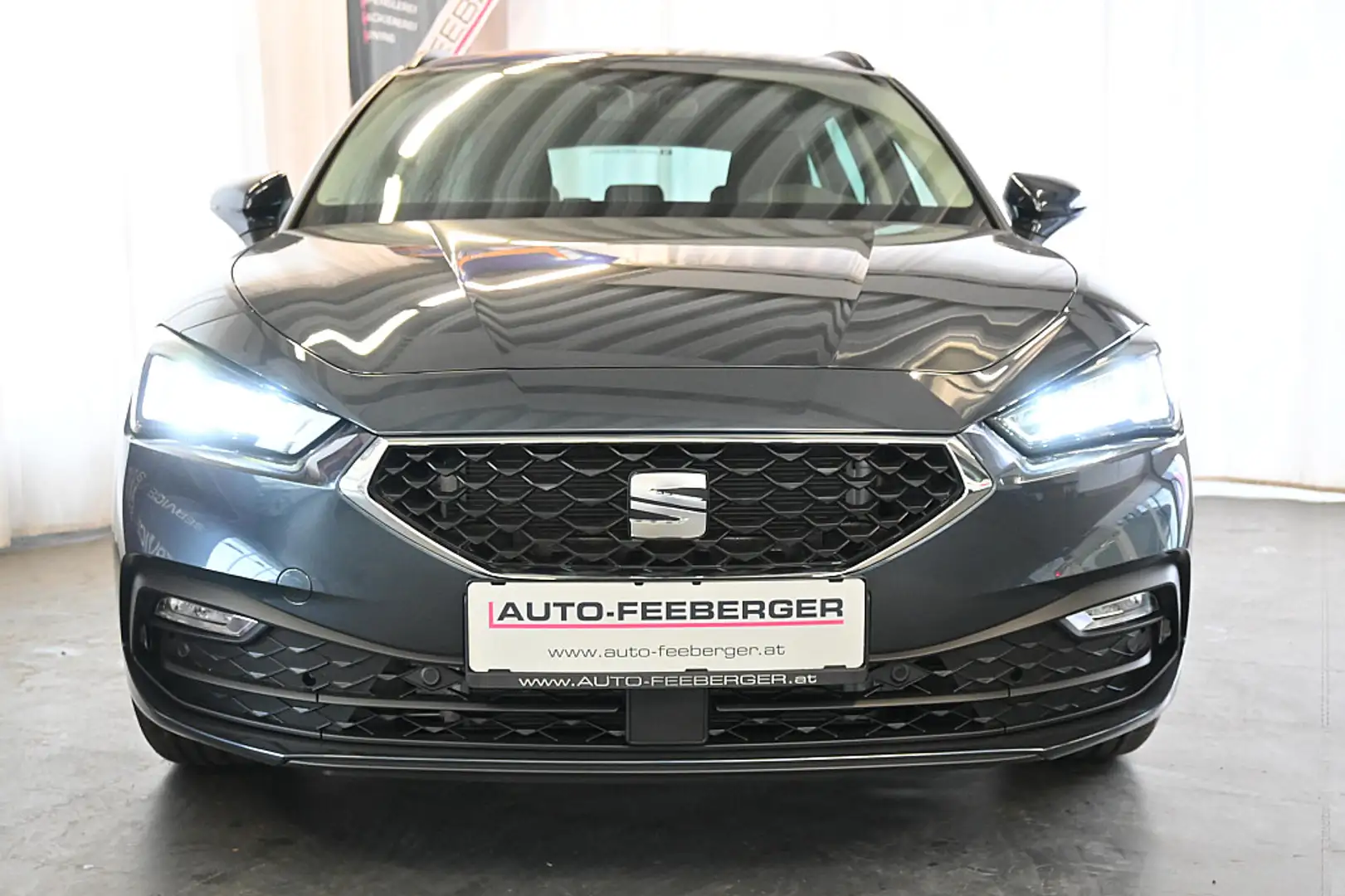 SEAT Leon SP 1,0 TSI Austria Edition Grau - 2