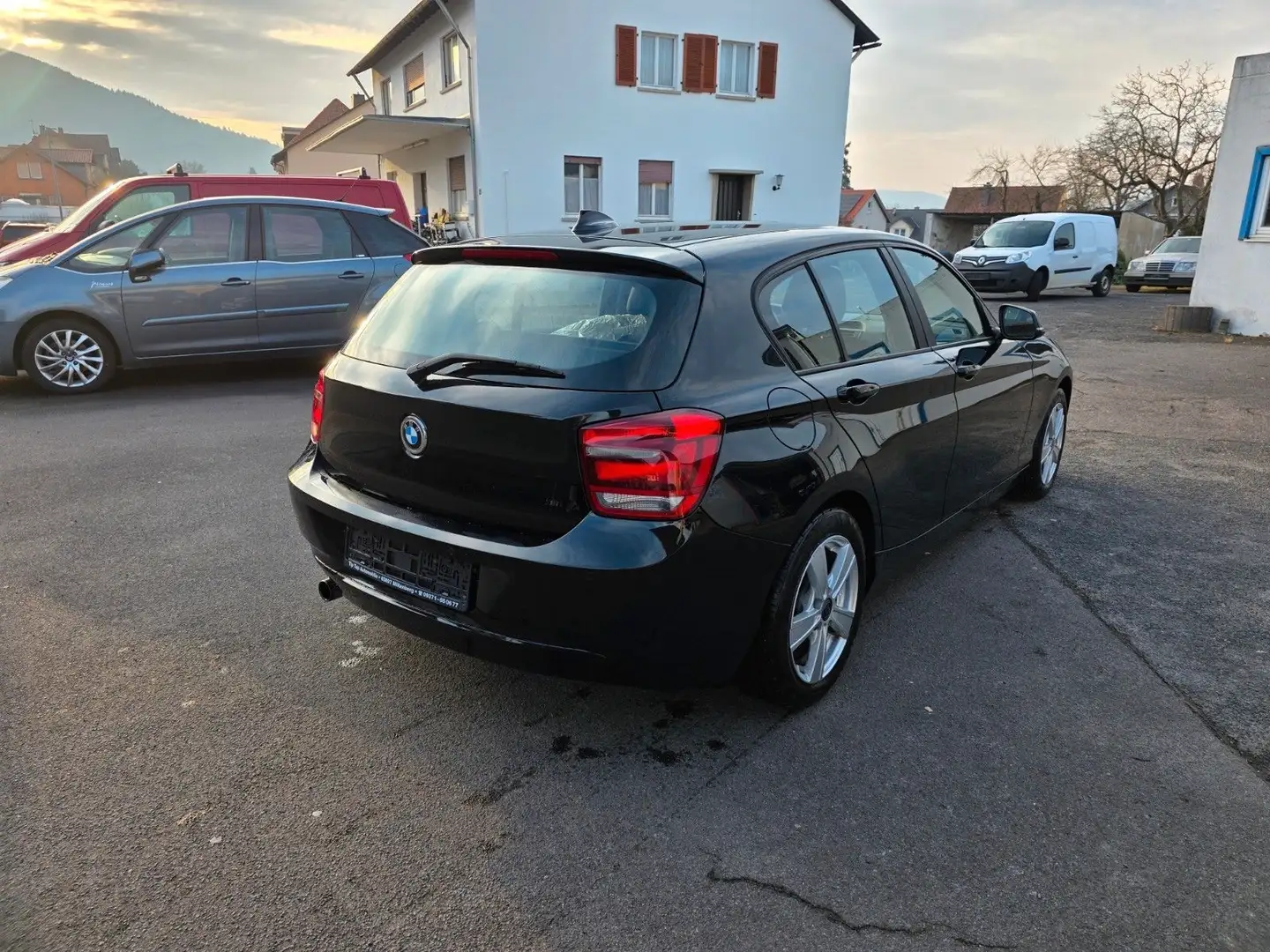 BMW 118 118i Grijs - 2