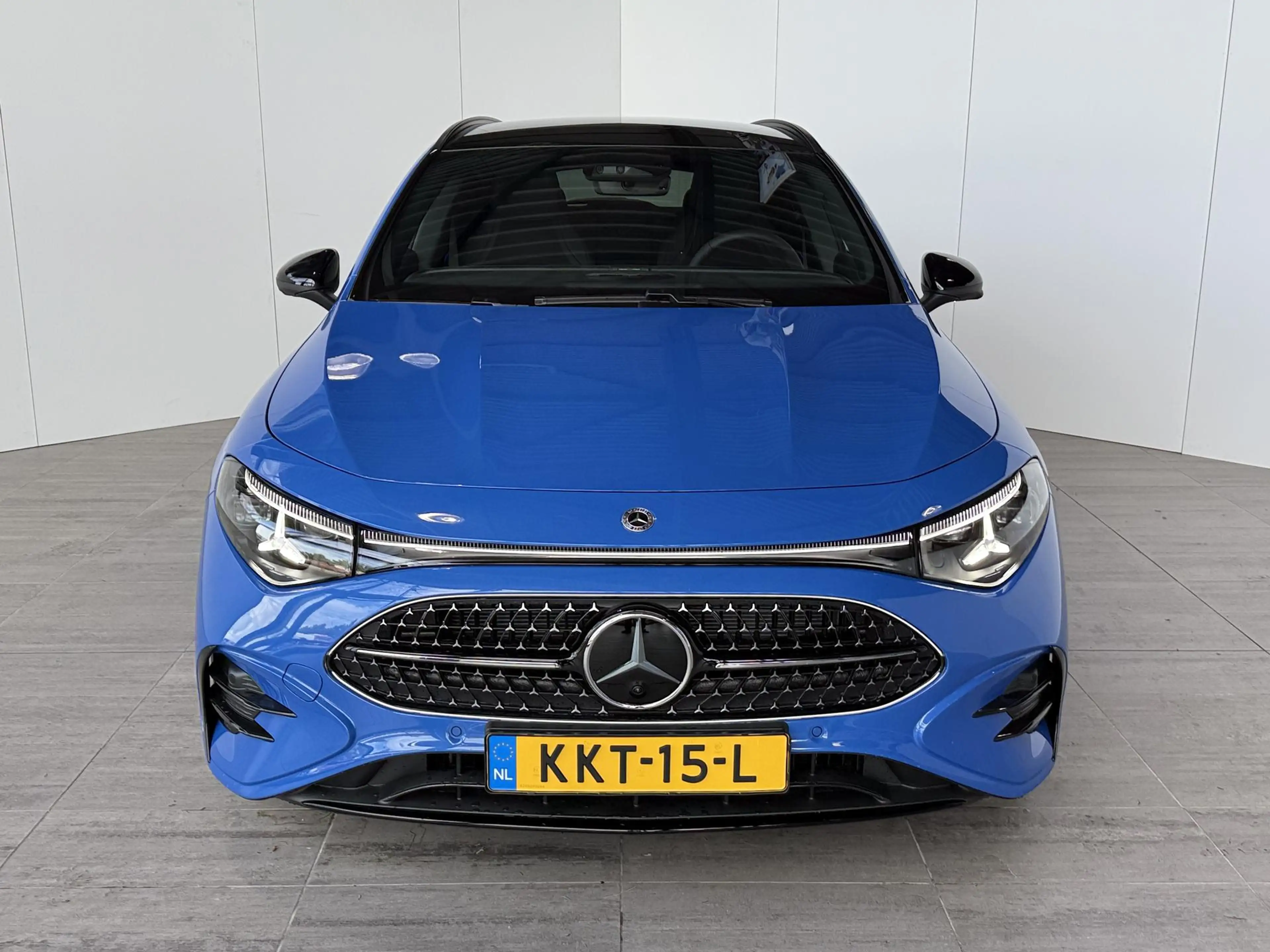 Mercedes-Benz CLA 180 Shooting Brake Business Solution AMG | Nightpakket — photo 2