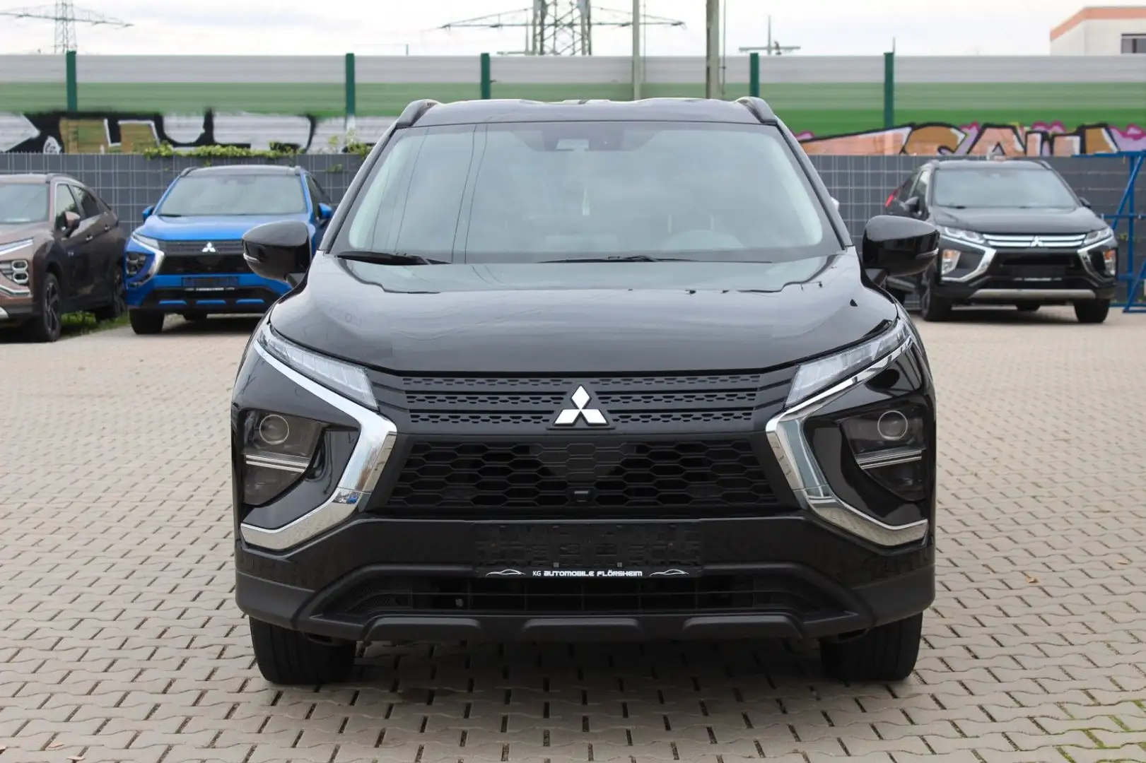 Mitsubishi Eclipse Cross 2.4 Basis 4WD AHK Schwarz - 2