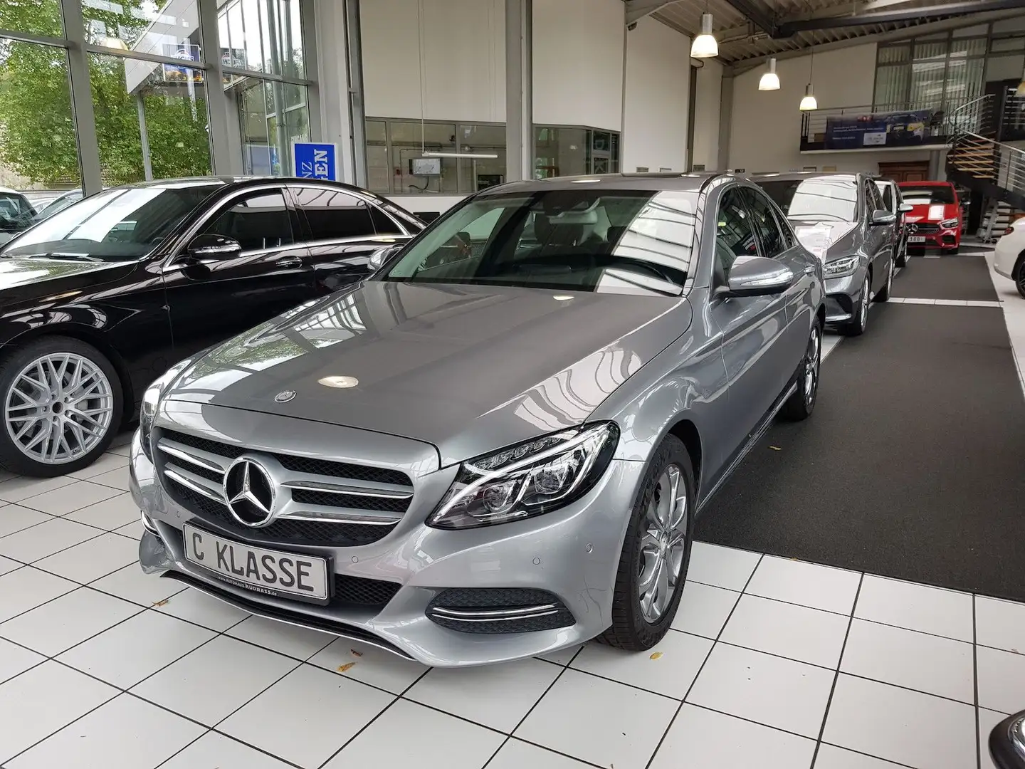 Mercedes-Benz C 200 AVANTGARDE LED NAVI HEADUP SPUR AUT SHZ Gris - 1
