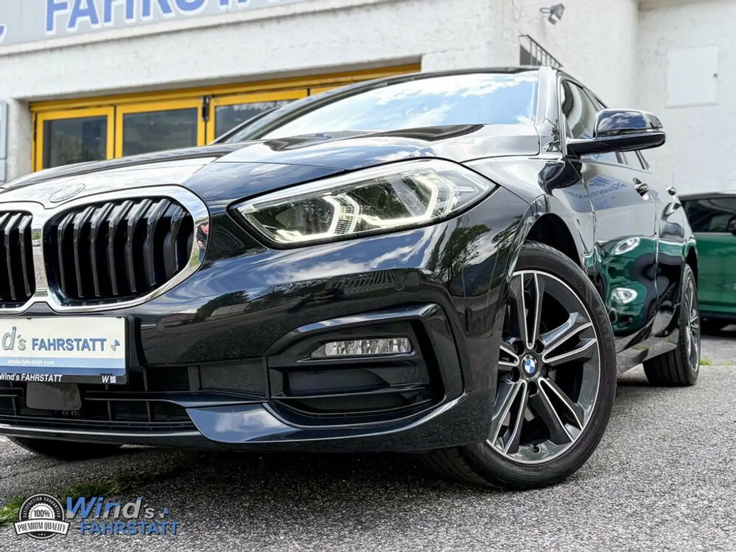 BMW 118 i Sport Line   Aut/ Navi/ LED/ AHK Schwarz - 2