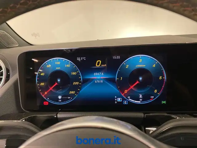 Mercedes-Benz Gla view 14