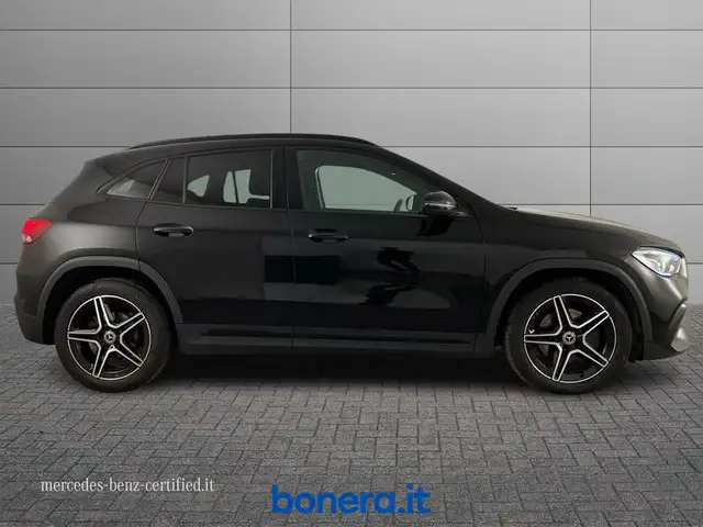 Mercedes-Benz Gla view 6