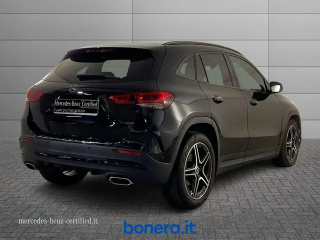 Mercedes-Benz Gla view 3