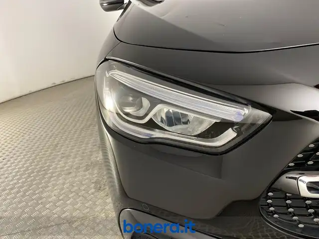 Mercedes-Benz Gla view 8
