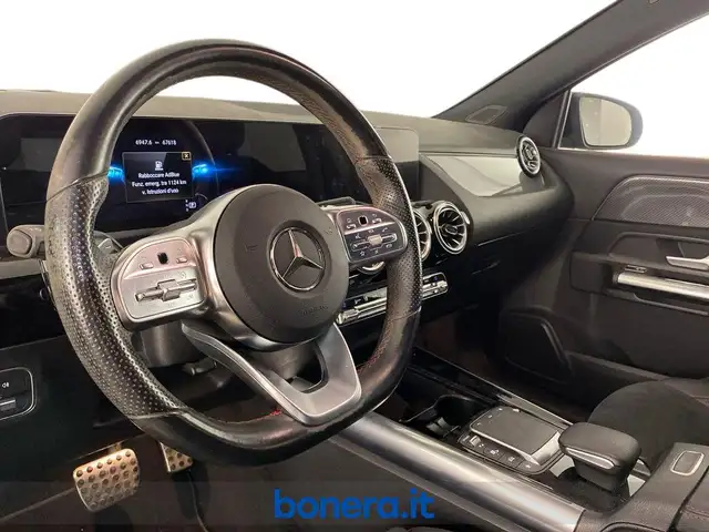 Mercedes-Benz Gla view 12